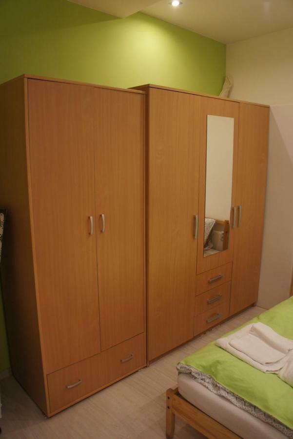 Aleksroks Apartments Krakau Buitenkant foto